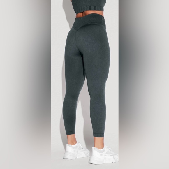 Popflex Crisscross Hourglass Seamless Leggings - Picture 2 of 5